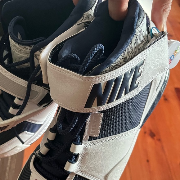 Meet Hal - Picture 9 of 16